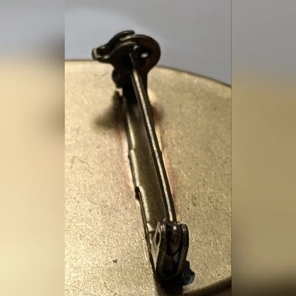 Vintage Easter Spring Kaylou Porcelain Cameo Scarf Pin Brooch Gold Tone Bunny - Picture 6 of 7